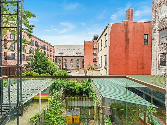 5th image of 193 Bedford Ave #2E