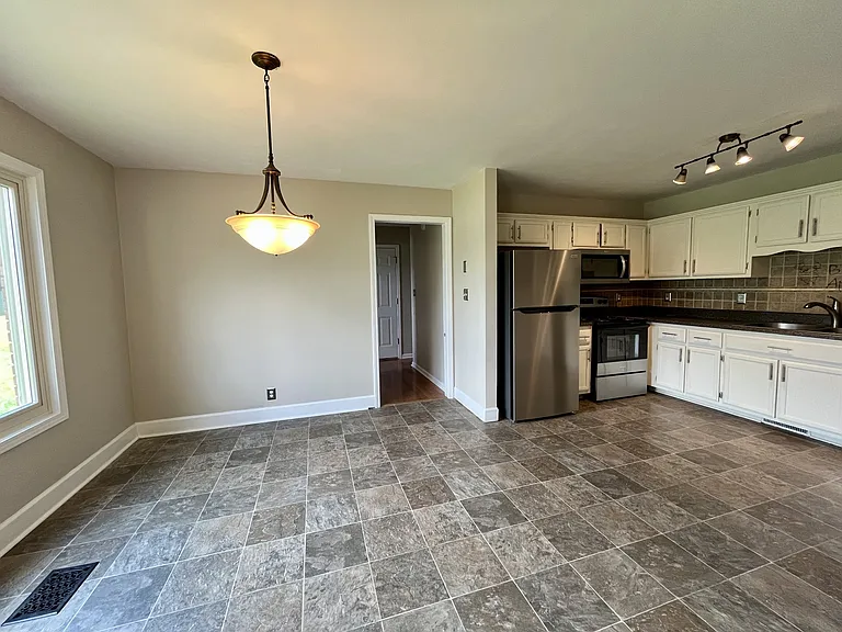 2758 Shepherds Ct — Photo 4