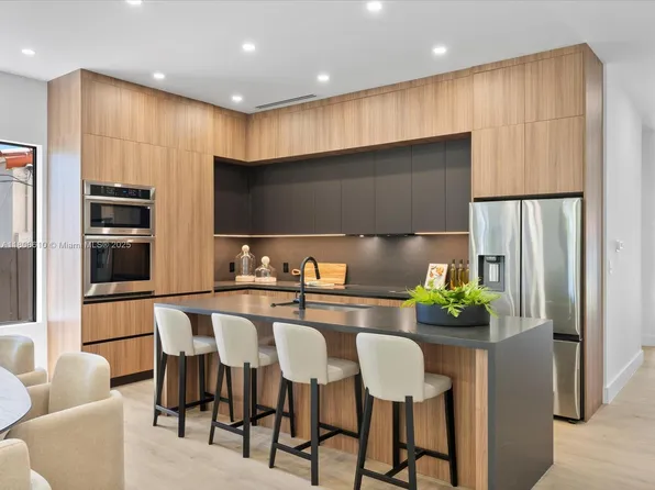 1735 SW 24th Ter, Miami, FL 33145