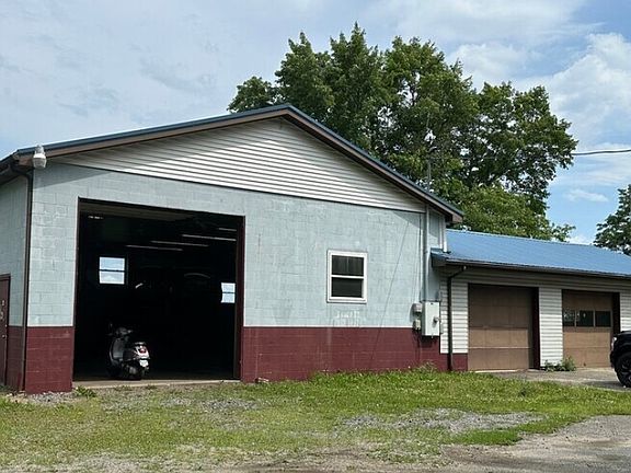 2nd image of 1095 Three Degree Rd