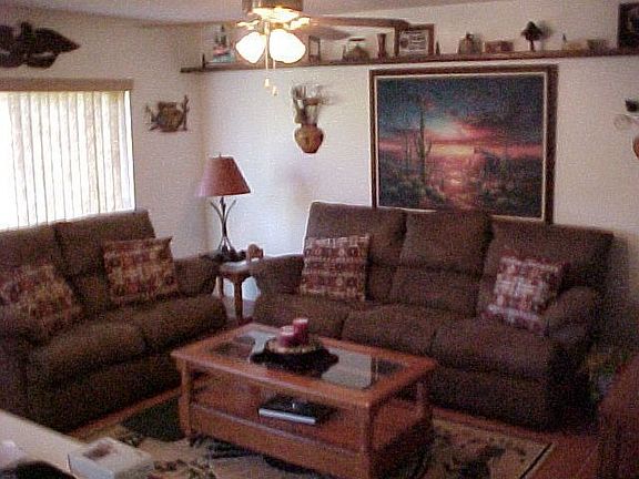 Family Room Overlooking LAKE