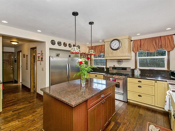 5th image of 934 Teakwood Dr