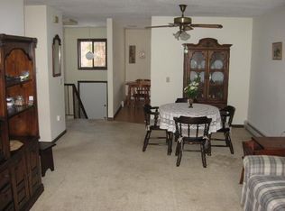 5 Spruce Ridge Dr, Fishkill, NY 12524