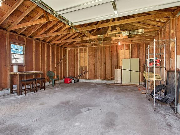 4th image of 225 Castlewood Rd