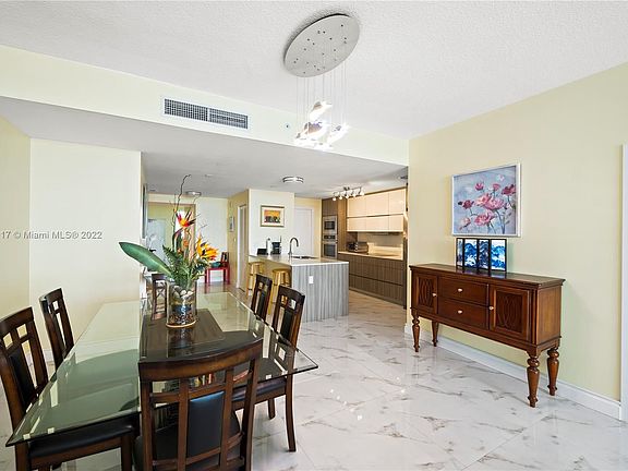 5th image of 600 NE 27th St APT 3303