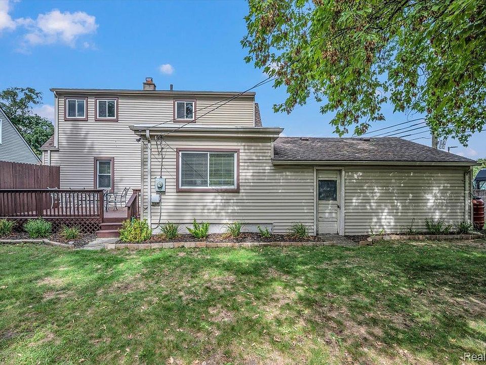 219 Adams Ct, photo 5