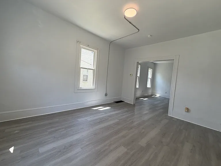 7009 Hecker Ave — Photo 12