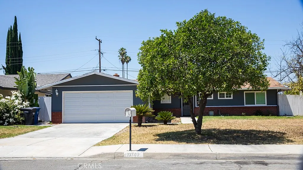 3 bed, 1332 sqft, $3,100 — Photo 2