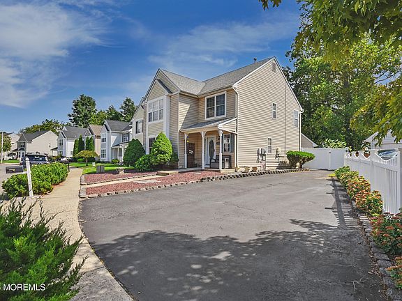 2nd image of 129 Hamlet Court