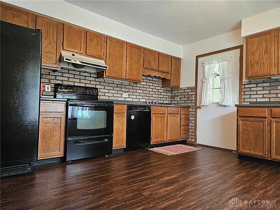 4th image of 1141 Brixton Dr N
