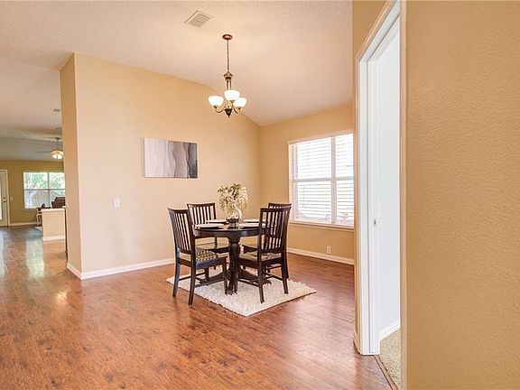 5th image of 1005 Cottonbelt Dr