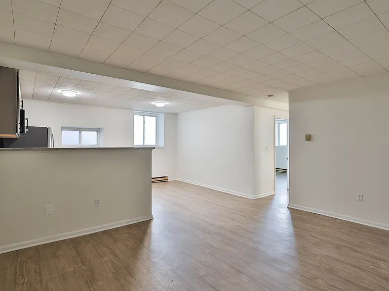 215 E High St #D — Photo 3
