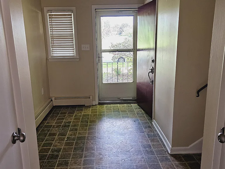 222 Walker St — Photo 4