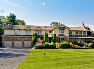 2061 Bob O Link Ln, Libertyville, IL 60048