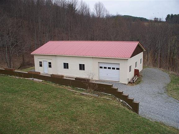2nd image of 555 Flag Pond Ln