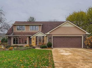 175 N Lyle Ave, Elgin, IL 60123