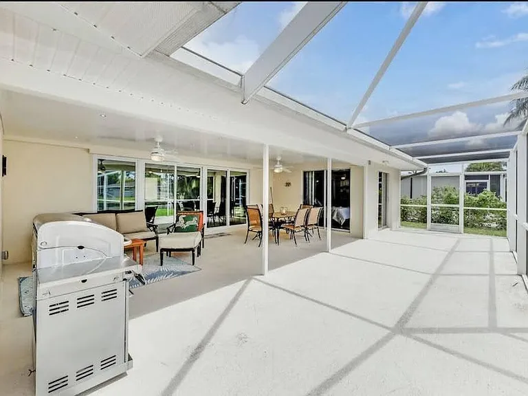 5256 Wisteria Ct — Photo 16