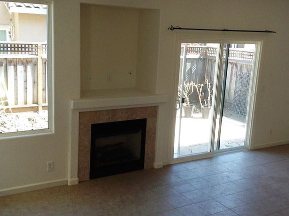 2nd image of 725 Vista Montana Dr
