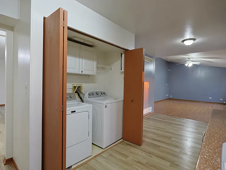 1402 Parkside Dr — Photo 13