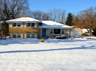 1S464 Lewis Ave, Lombard, IL