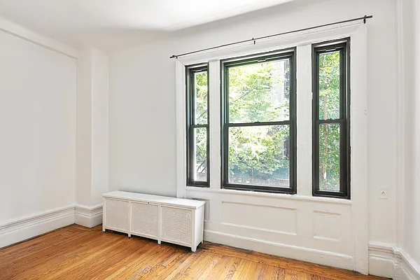 Rented by Compass | media 12