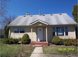 35662 N Garrick Ave, Waukegan, IL 60085