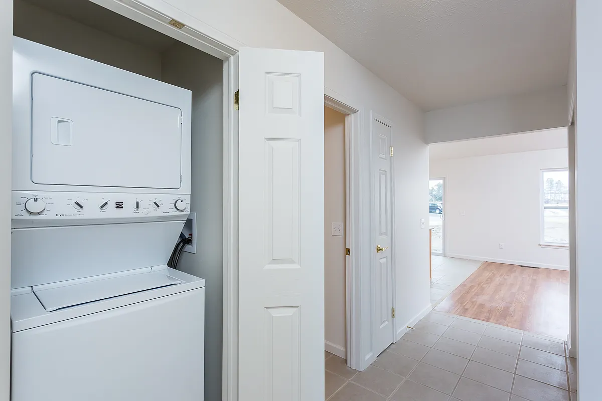 Charming 2 Bedroom, 2 Bath Ranch-Style Townhome with Full Basement and 2-Car Garage — Photo 2