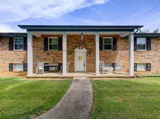 3413 S Fountaincrest Dr, Knoxville, TN 37918