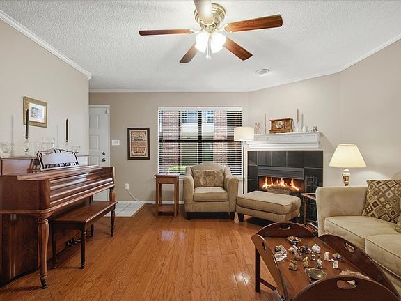 5th image of 3205 Donnelly Cir #202
