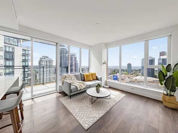 4711 Hazel St #2602, Burnaby, BC V5H 0J9