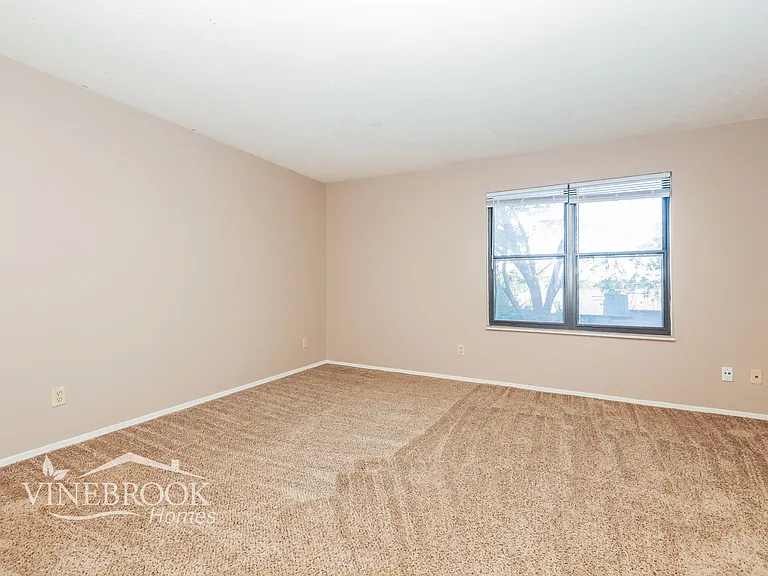 2499 Cross Village Dr — Photo 7