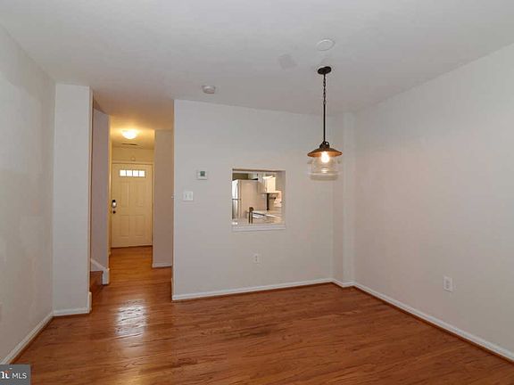 4th image of 1643 S Barton St #10