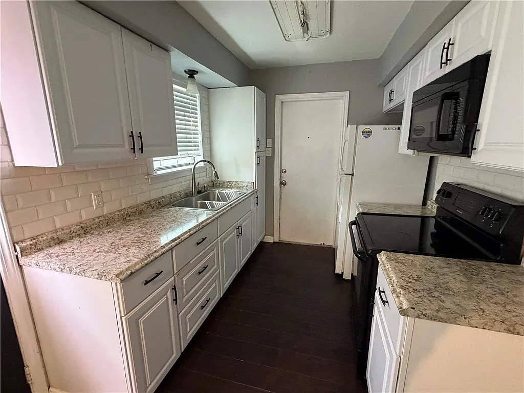3 bed, 2.5 bath, 1184 sqft, $1,700 — Photo 4