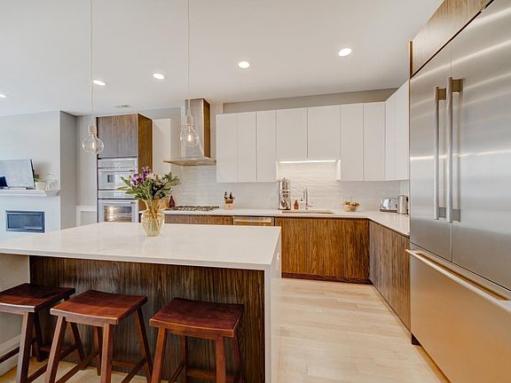 3rd image of 4119 N Western Ave #2