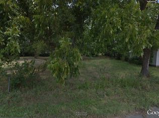 610 Railroad Ave, Gainesville, TX 76240