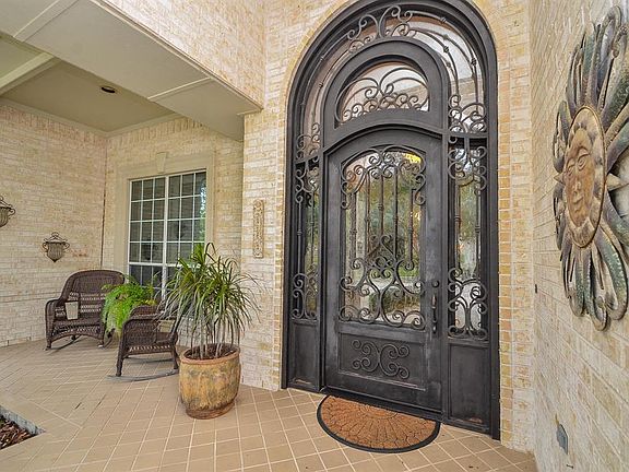 4th image of 15 Sierra Oaks Dr