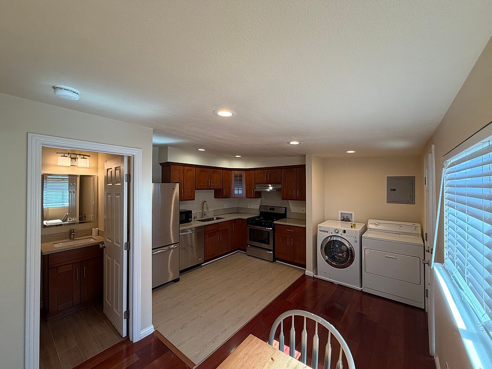 1st image of 921 Coachella Ave #1