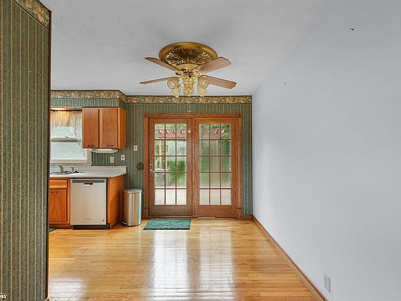 5th image of 1510 Forest Ave