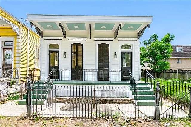 1st image of 819 3rd St