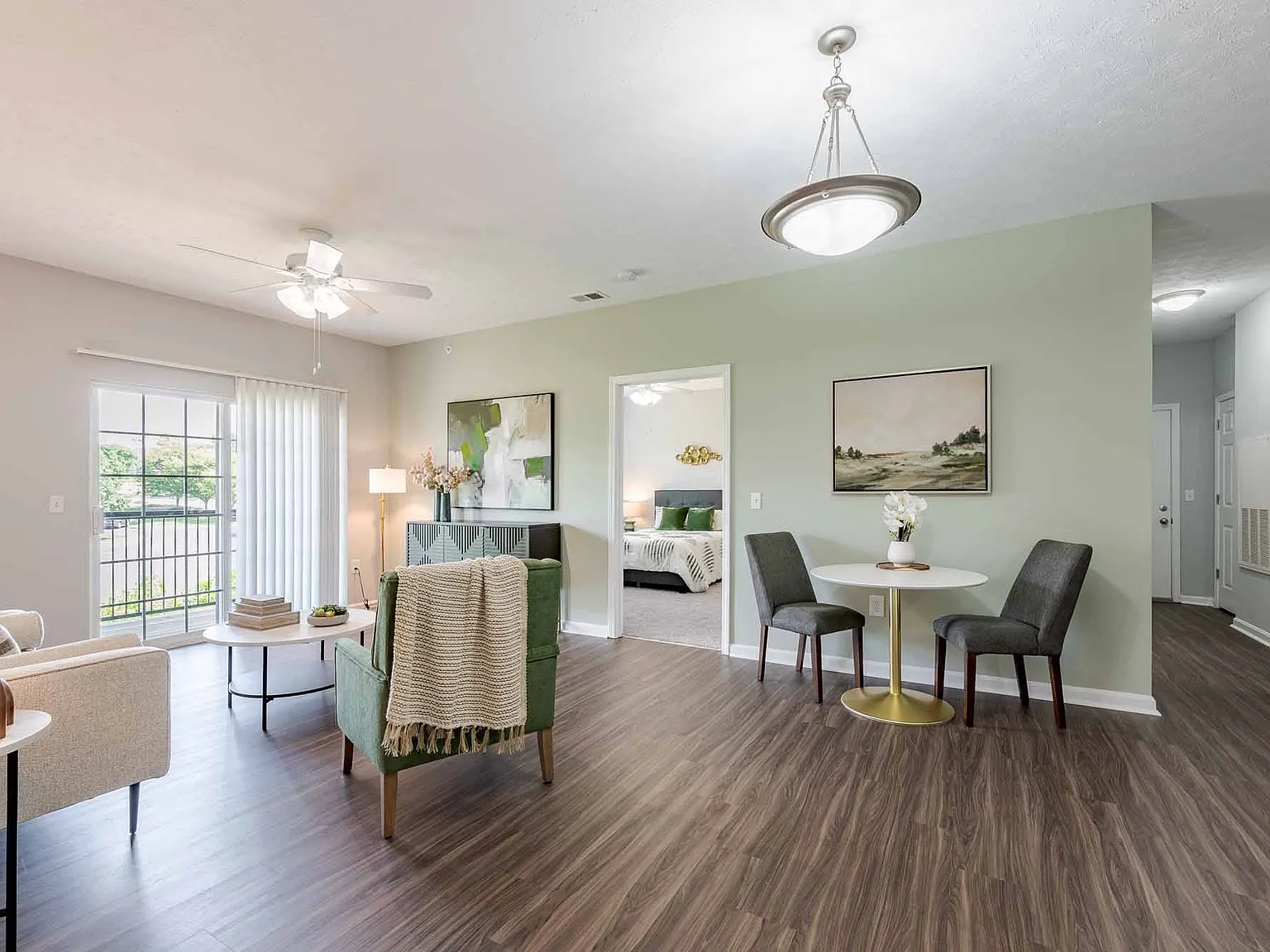 Blankenbaker Crossings Apartment Homes — Photo 3
