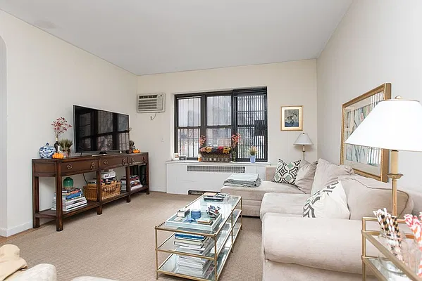 Rented by Emor Management Inc. | media 9