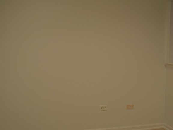 4th image of 4831 N Sawyer Ave #G