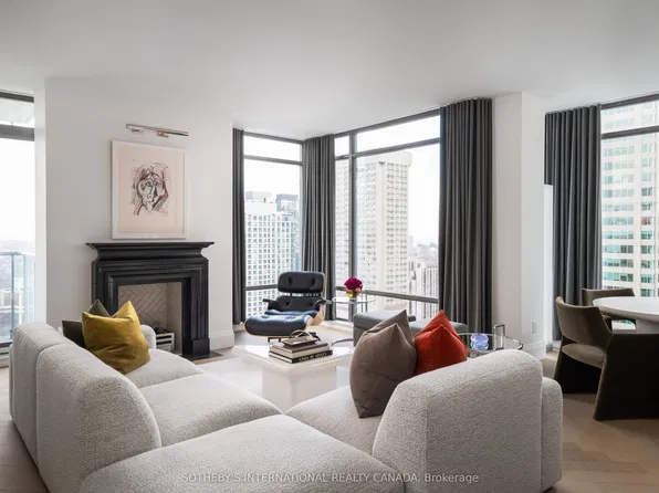 18 Yorkville Ave #2902, Toronto, ON M4W 3Y8