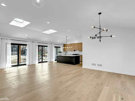 5th image of 8641 Elm Dr