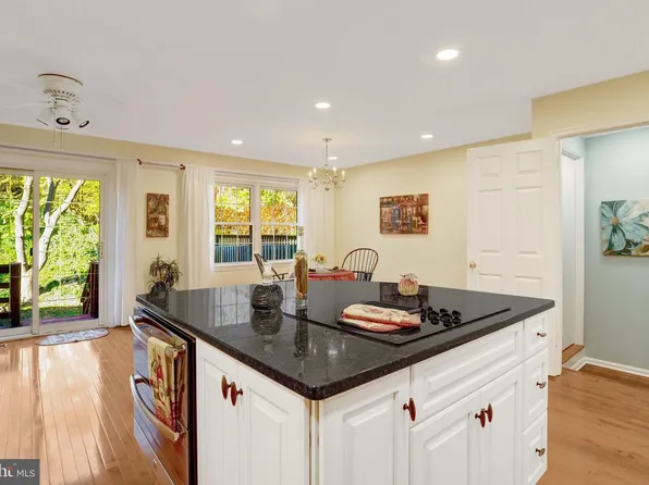 6122 Old Brentford Ct, Alexandria, VA 22310