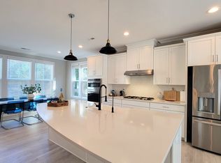 331 Hastings Run Dr, Charlotte, NC 28211