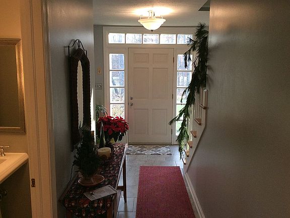 5th image of 8032 Woodsway Ln