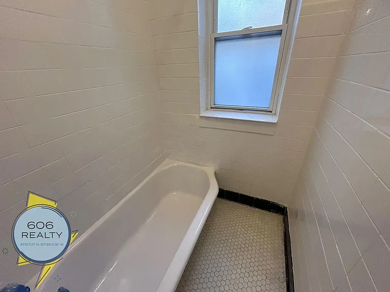 7340-50 N. Damen Ave — Photo 18