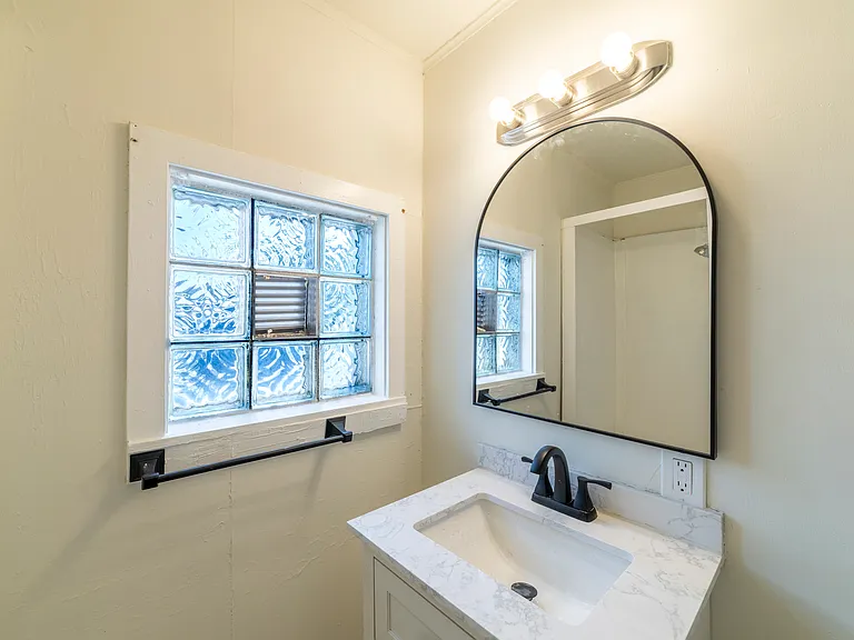 19 Rimbach St #5 — Photo 13