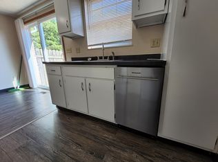 1662 Colonial Dr, Bucyrus, OH 44820